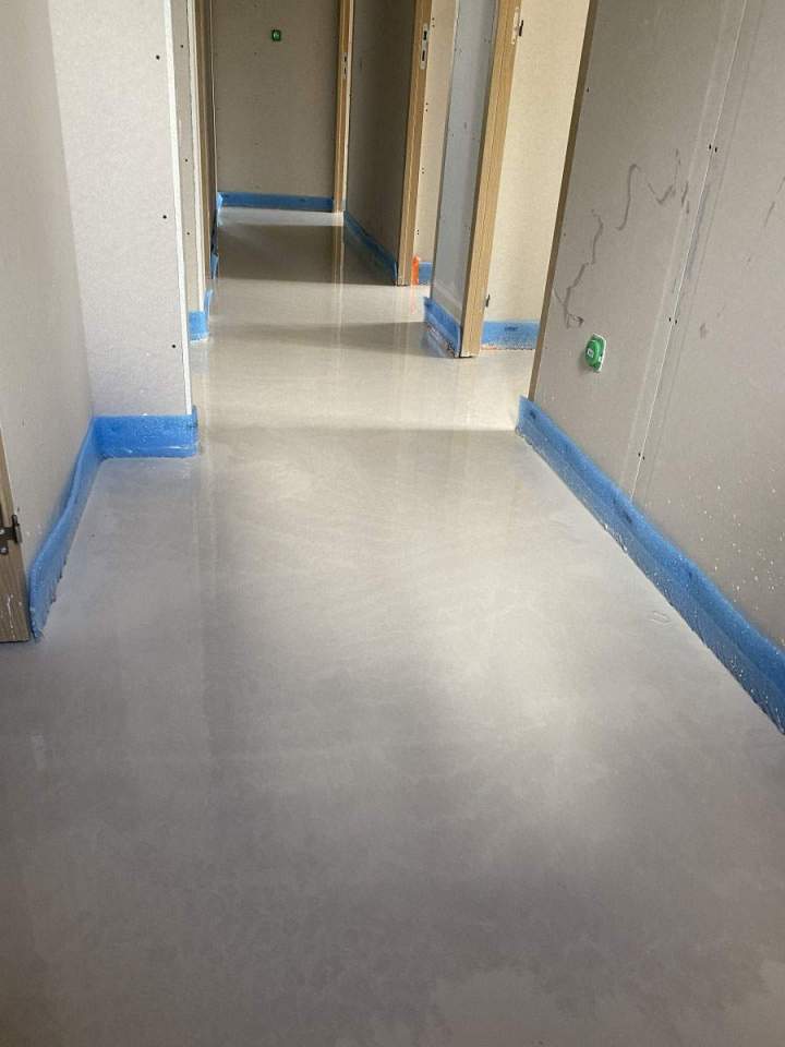 Application de chape fluide Vitrolles